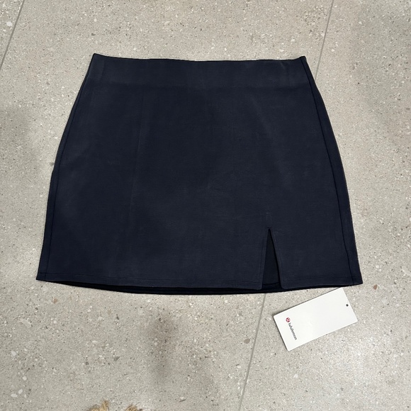 LULULEMON SOFTSTREME HIGH RISE MINI SKIRT BLACK LARGE NWT - Picture 7 of 9